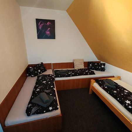 Restaurace A Penzion Lutena Dolni Lutyne Luaran gambar