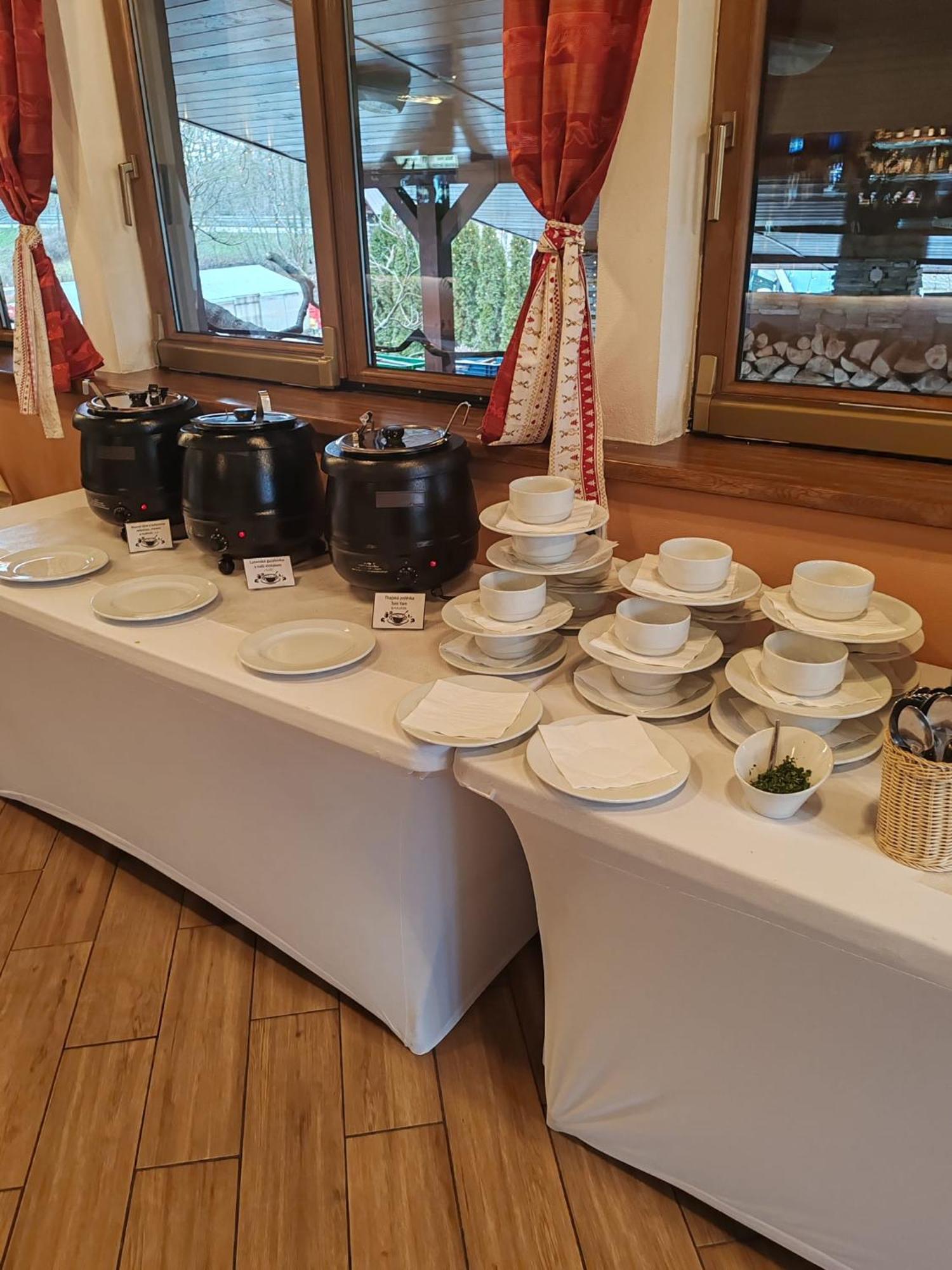 Restaurace A Penzion Lutena Dolni Lutyne Luaran gambar